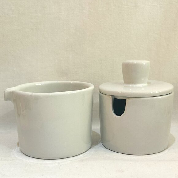 Curtis Stone Pottery Minimalist Lidded Sugar Bowl & Creamer Set Off-White - Picture 1 of 9